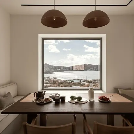 Ekloyitis Vila Finikas (Syros)