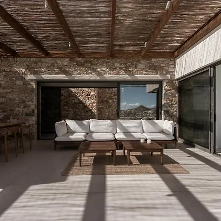 Ekloyitis * Finikas (Syros)