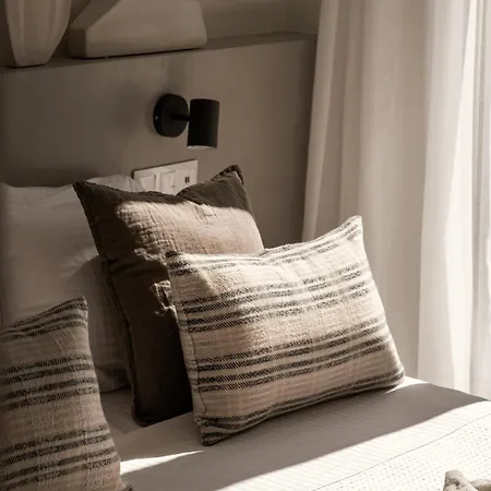 Ekloyitis * Finikas (Syros)