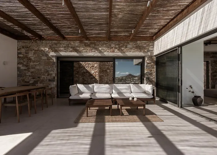 Ekloyitis * Finikas (Syros)