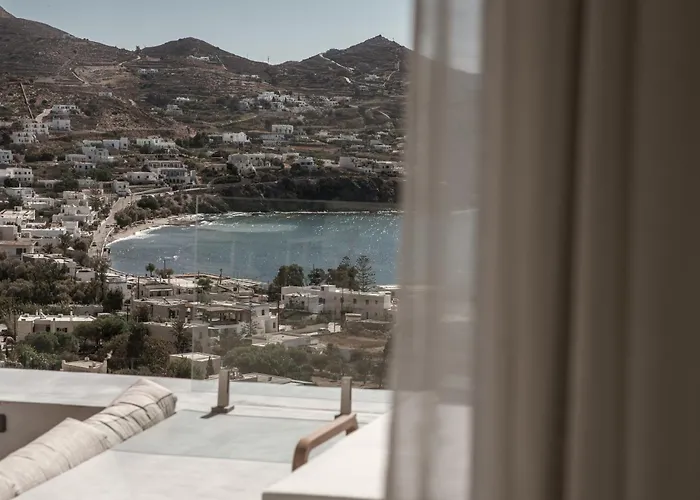 Ekloyitis * Finikas (Syros)