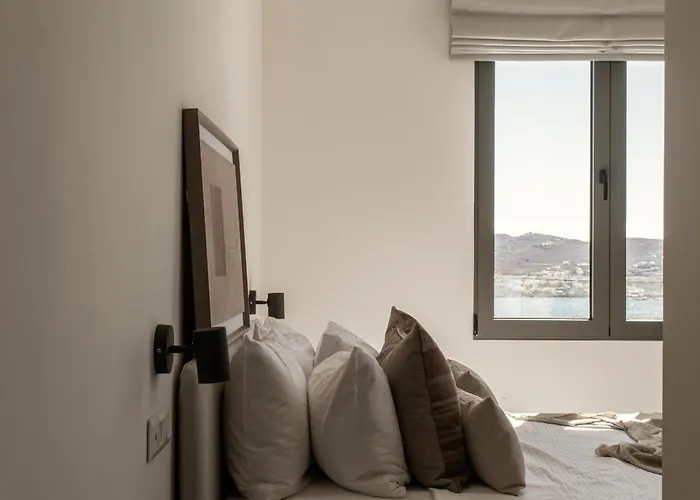 Ekloyitis * Finikas (Syros)